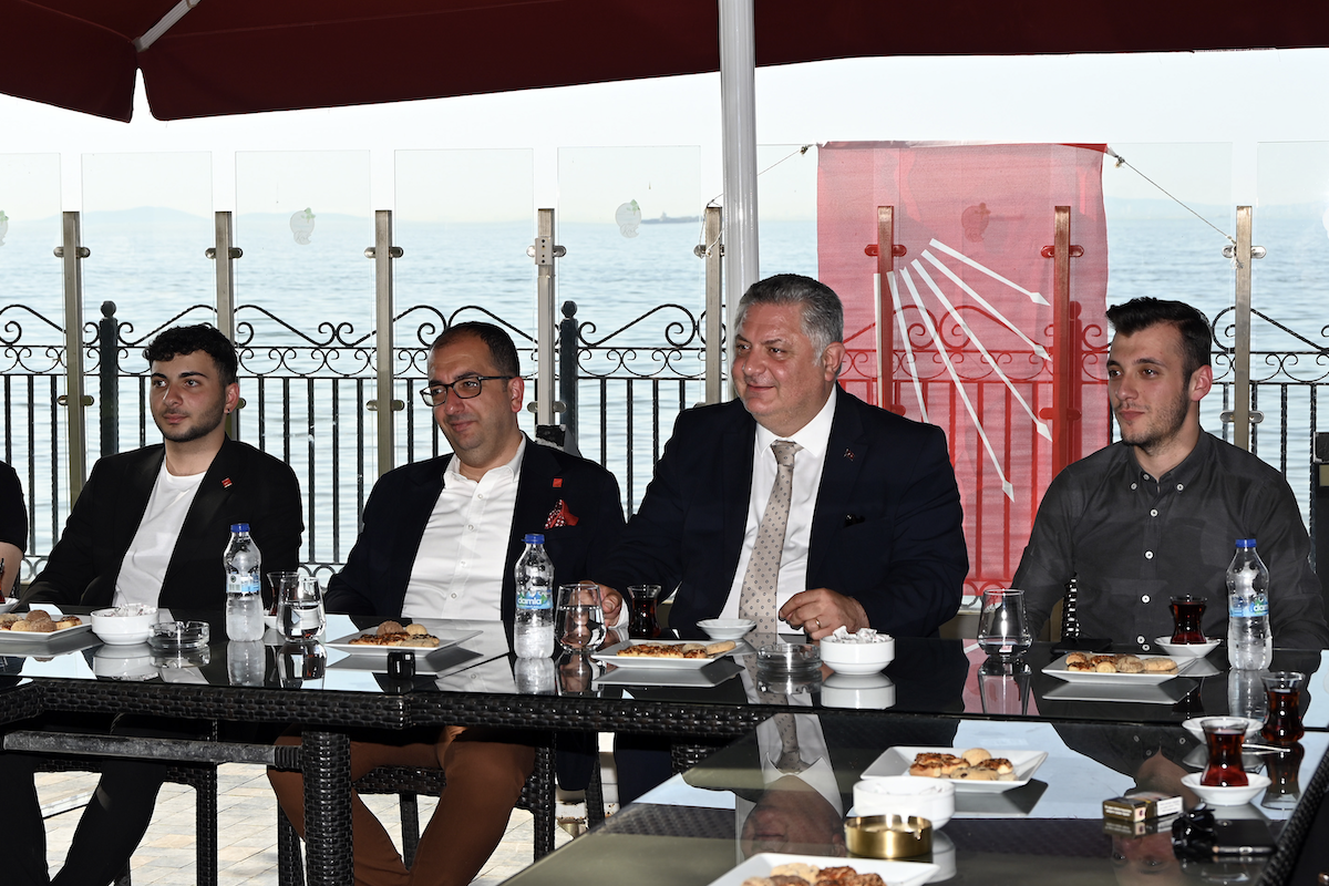 Başkan Gürel gençlerin sorularını yanıtladı