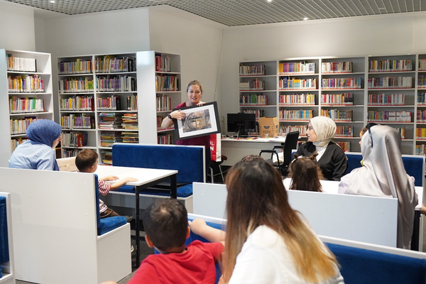 Anne ve çocuklar sanat eğitim programında buluştu<