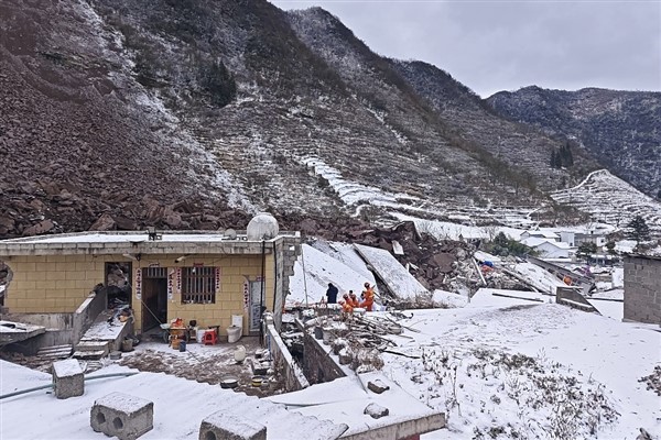 Yunnan'da toprak kaymasının ardından Xi'den acil talimat