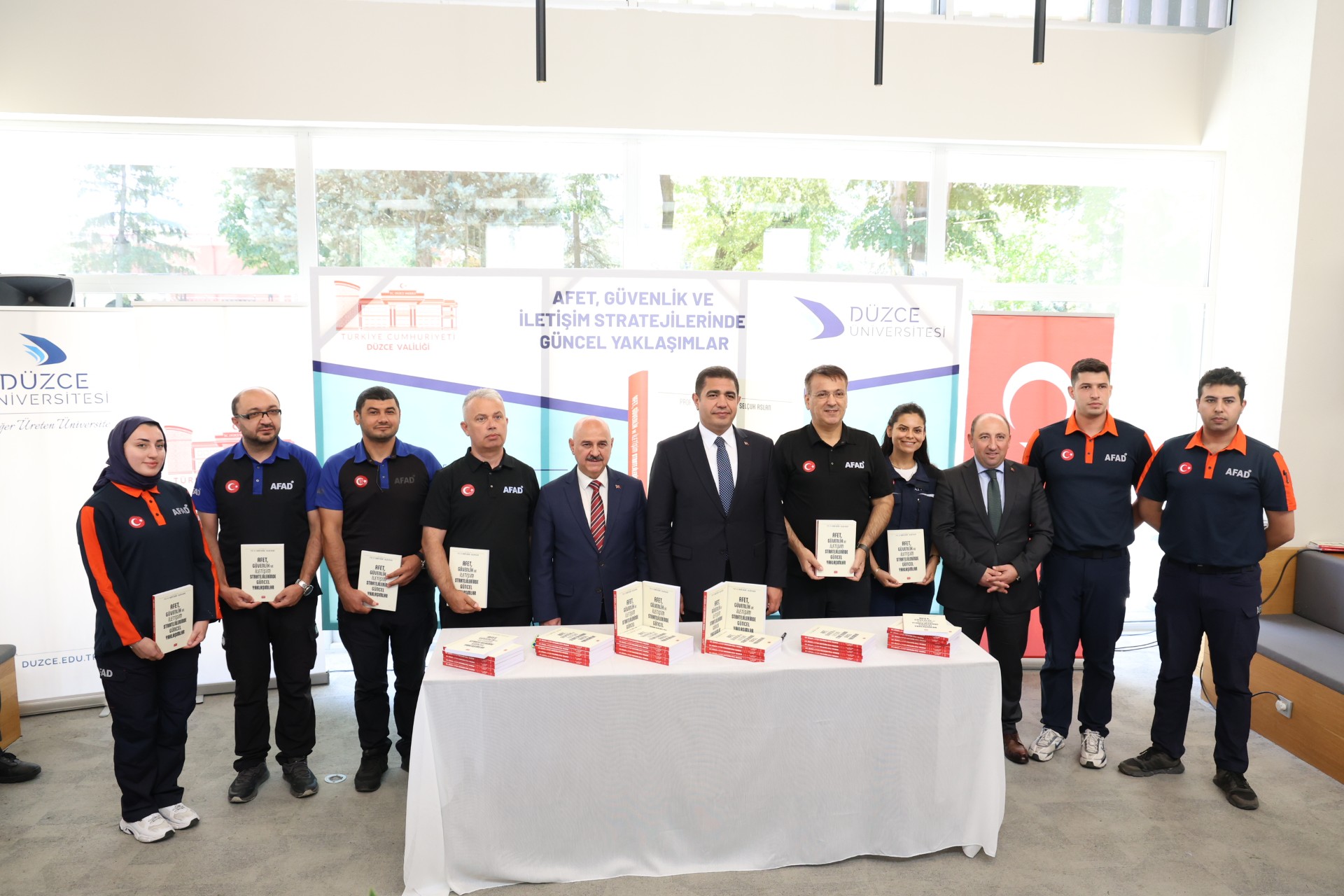 Afet, Güvenlik ve İletişim Stratejlerinde Güncel Yaklaşımlar kitabı tanıtıldı<
