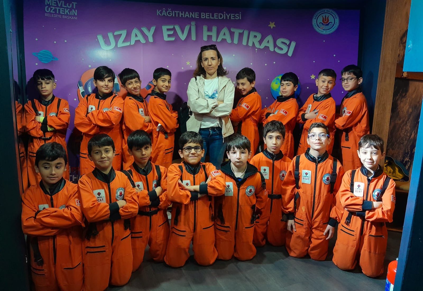 Çocuklar, El Battani Uzay Evi'ni ziyaret etti<