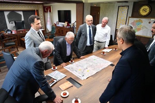 Başkan Büyükkılıç'tan Karayolları 6. Bölge Müdürü Büyük'e ziyaret