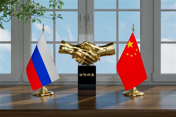 Xi’den, Çin ile Rusya arasında iletişimin güçlendirilmesi mesajı<