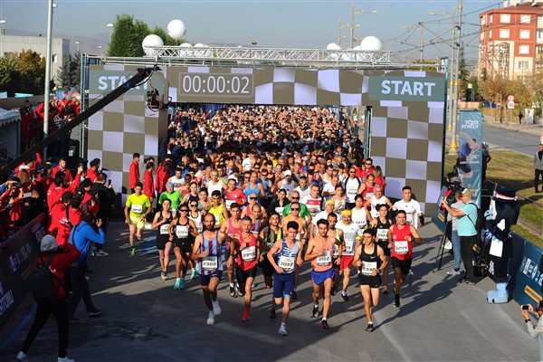 Altay, sporseverleri Uluslararası Konya Yarı Maratonu’na kayıt yaptırmaya davet etti