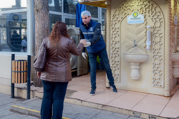 DBB'den vatandaşlara sıcak çorba ikramı<