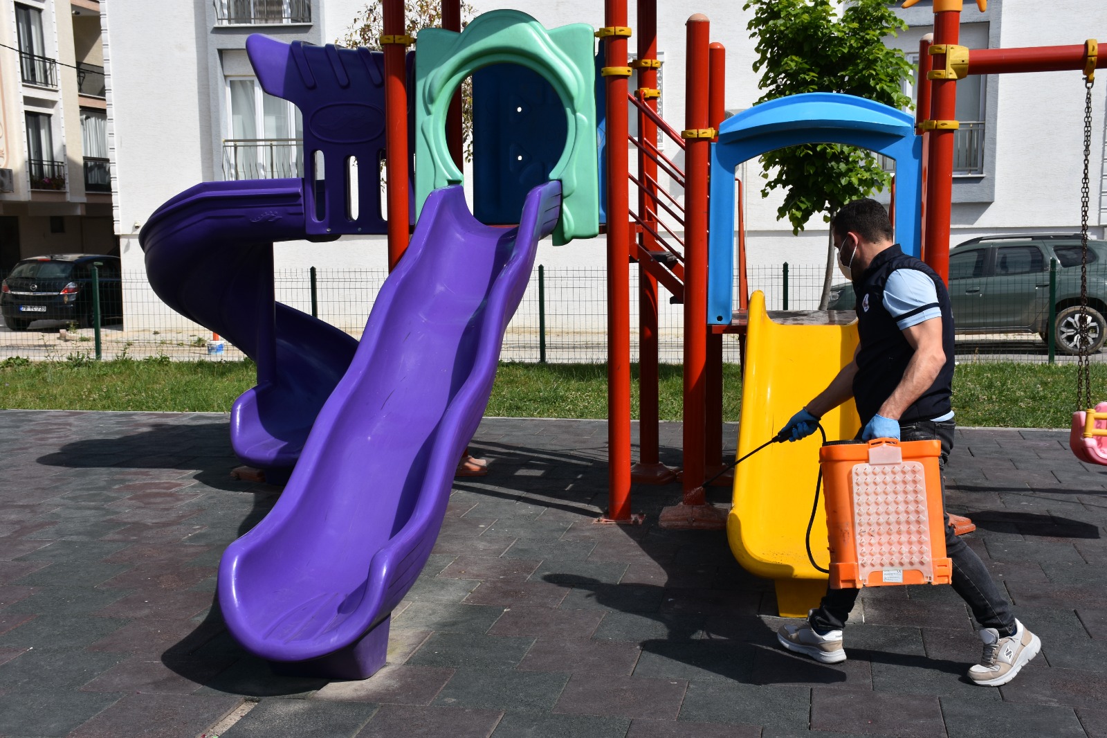 Gemlik Belediyesi'nden ilaçlama çalışması<
