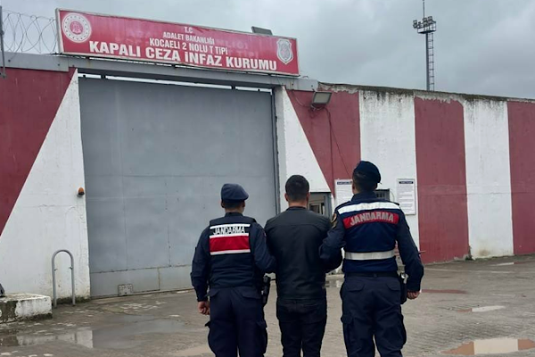 Kocaeli’de uyuşturucu ticaretinden 12 yıl 6 ay hapis cezasıyla aranan kişi yakalandı<