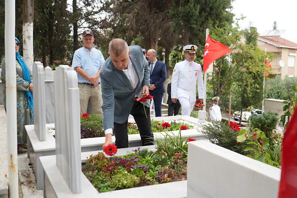 Gölcük’te 30 Ağustos kapsamında gazi ve şehit aileleri ziyaret edildi<