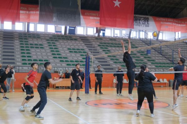 İnegöl’de Üniversite Spor Festivali tamamlandı<