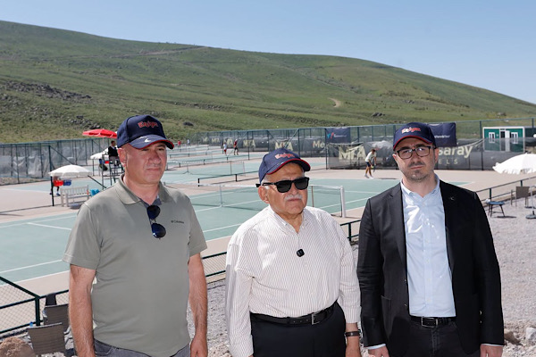 Erciyes'te Dünya Tenis Turu karşılaşmaları sürüyor<