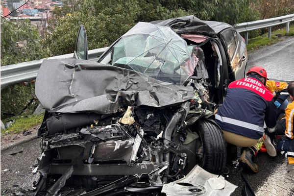 İzmir Çevre Yolunda zincirleme kaza