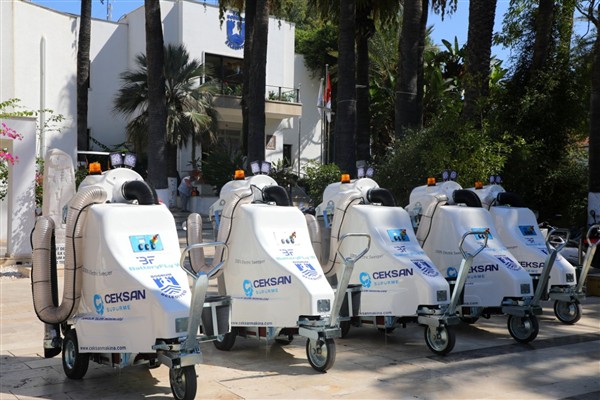 Bodrum'da yeni nesil elektrikli yol süpürme araçları hizmete girdi<