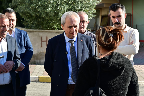 Başkan Kocagöz, evi yanan vatandaşı ziyaret etti 