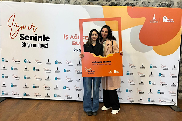 İzmir'de gençler için eğitim ve sanat projeleri hayata geçirildi<