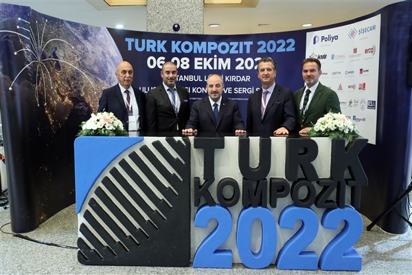 Bakan Varank, Türk Kompozit 2022 Fuarı’nı ziyaret etti