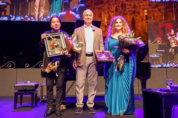 Fazıl Say ve Serenad Bağcan, Alanya’da konser verdi<