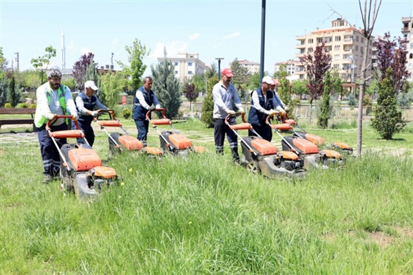 Diyarbakır'da park ve yeşil alanlar yaza hazırlanıyor