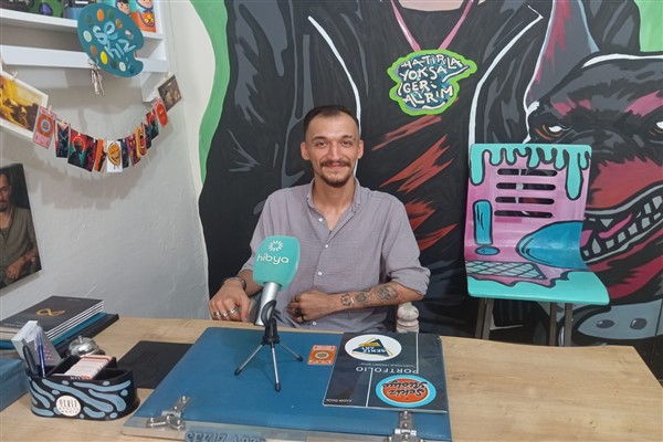 Sekiz Art Atölyesi sahibi sanatçı Ödük, sanatsal yolculuğu ve üretimlerini anlattı<