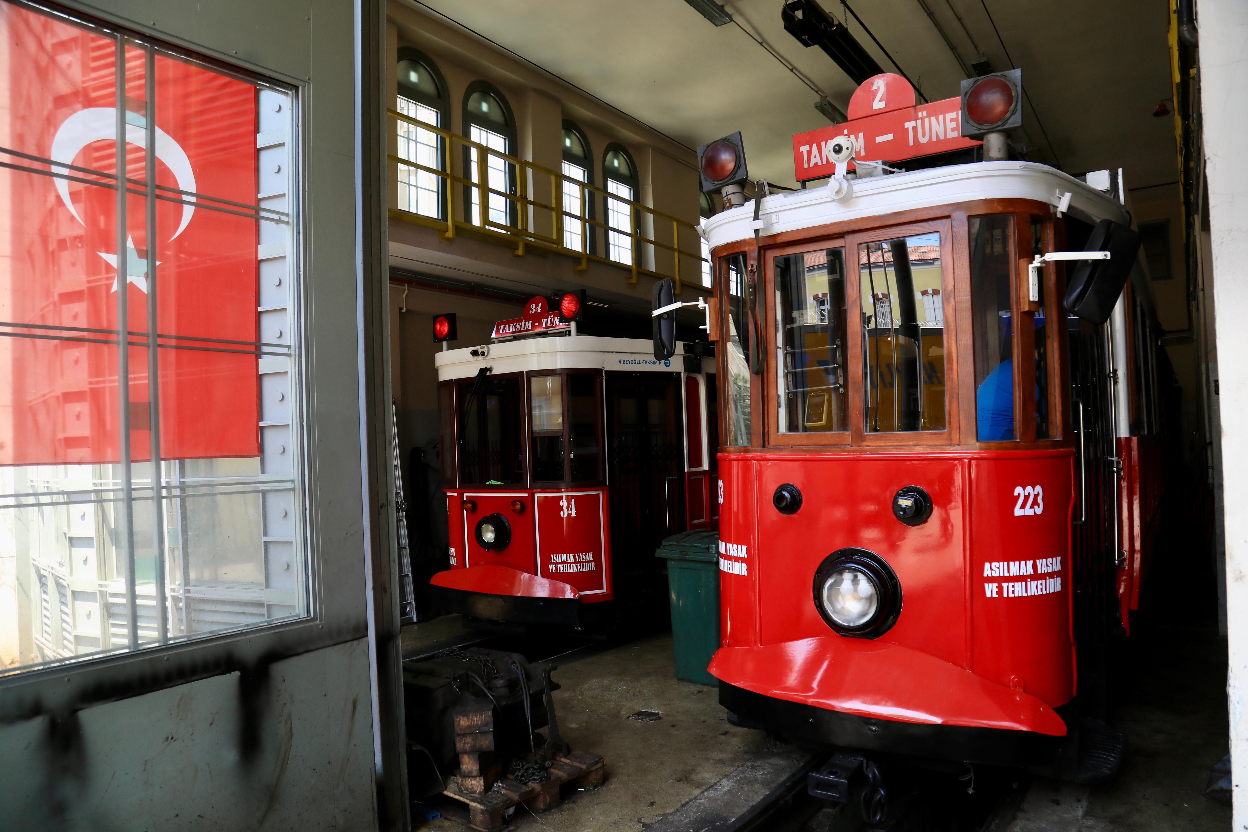 İstanbul'un tarihi Nostaljik Tramvayı yenilendi