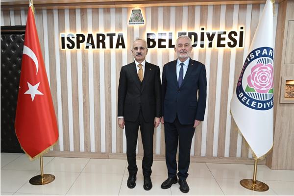 Bakan Uraloğlu: Isparta’da güzel işler yapılıyor<