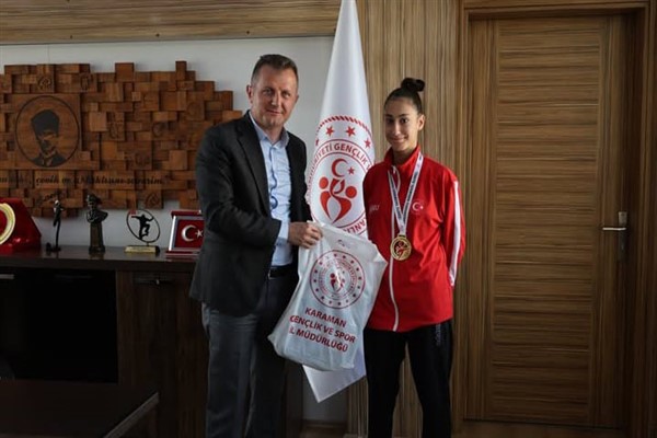 Milli Sporcu Bahadır, Kulüpler Tekvando Avrupa Şampiyonası'nda gümüş madalya kazandı<