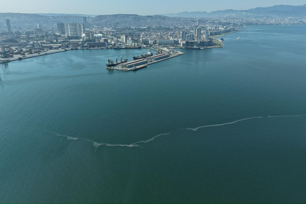 İzmir Körfezi’nde 6 ayda 12 kirlilik vakası tespit edildi