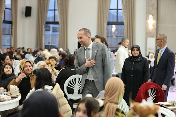 Niğde’de yetim çocuklar için  gönül sofraları kuruldu<