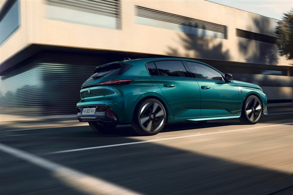 PEUGEOT, yeni 308 ve 308 SW modellerini dünyaya tanıttı<