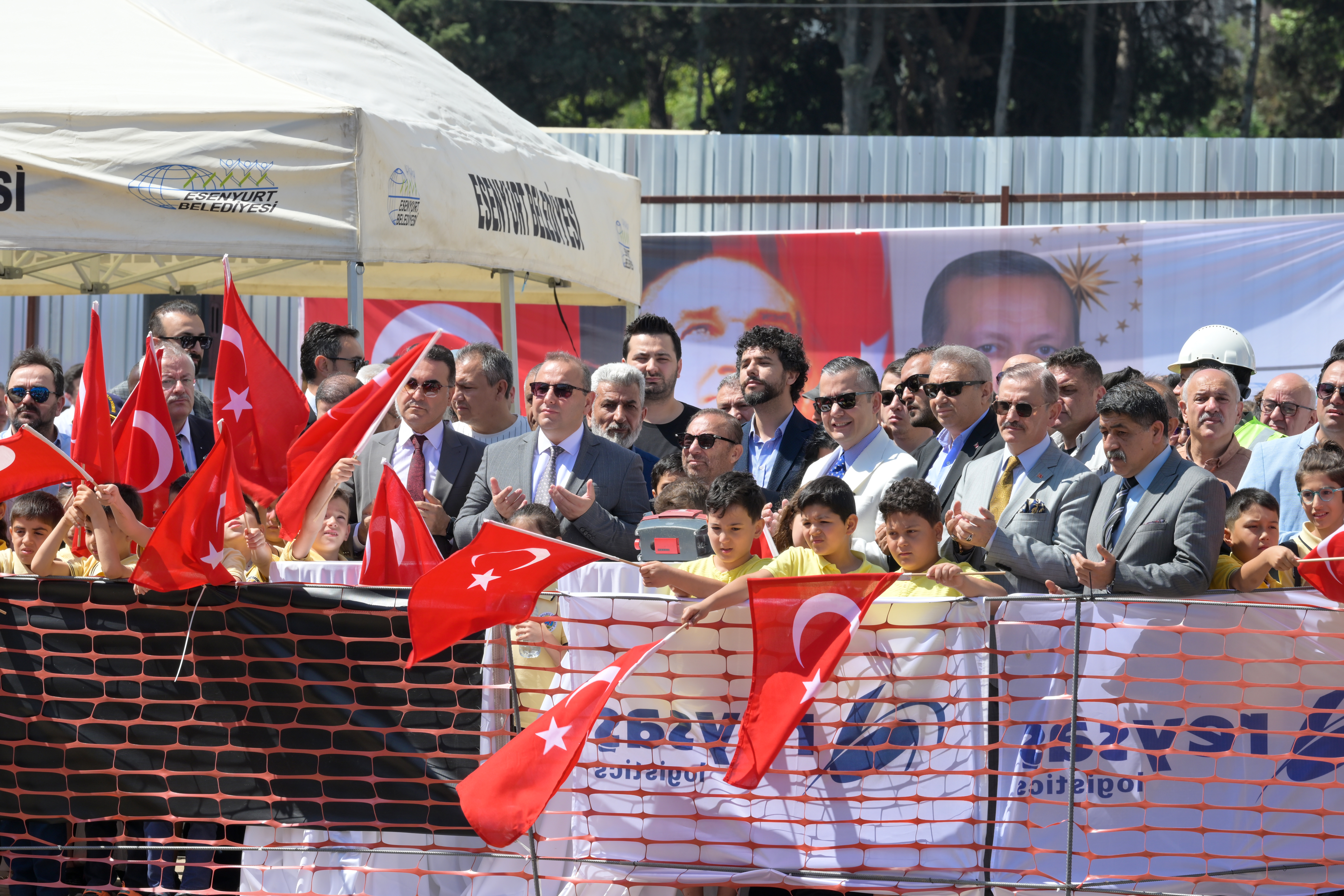 Esenyurt'ta 24 derslikli yeni ilkokulun temeli atıldı<