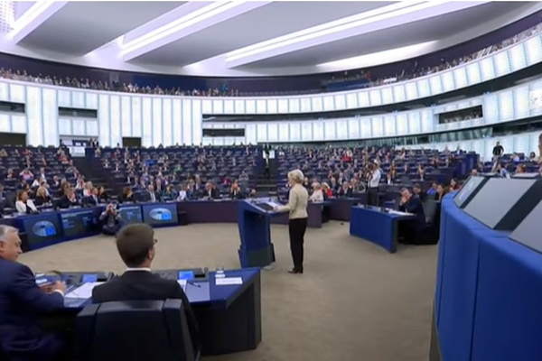 Von der Leyen iki vitesli bir Avrupa önerdi<