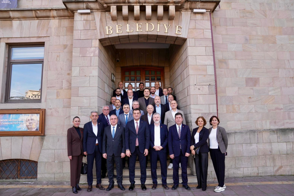 Karakoz ile Tüzün, Başkan Köse'yi ziyaret etti<