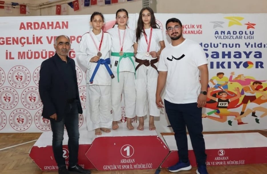 Ardahanlı judocular, ANALİG Grup Müsabakalarında üç bronz madalya kazandı<