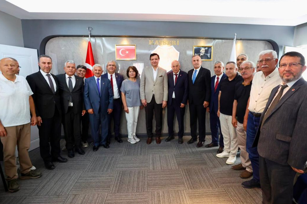 Arıkan, TESUD'u ziyaret ederek emekli subay ve astsubaylarla bir araya geldi<