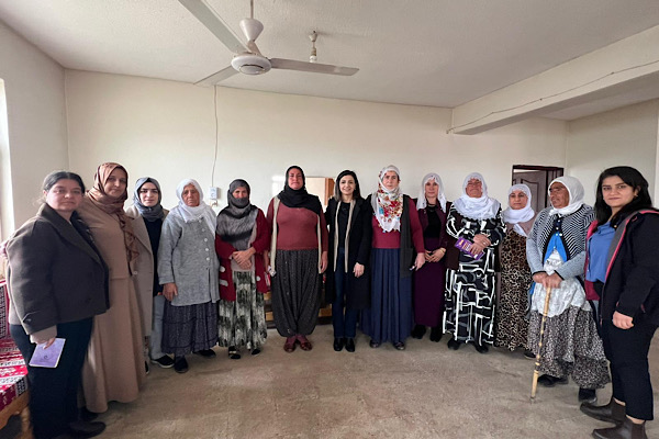 Eğil Akalan Mahallesi’nde kadın buluşması düzenlendi<