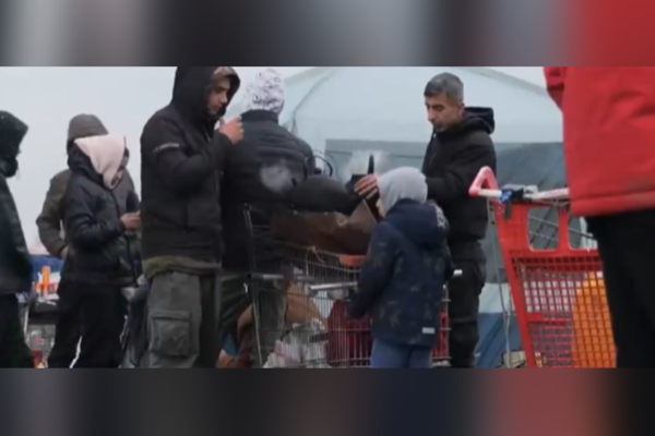 İspanya, oturma izni olmayan binlerce göçmene yasal statü veriyor<