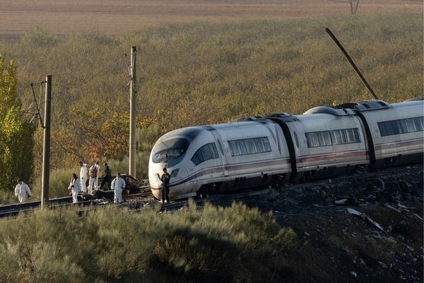 Xi Jinping’den tren kazası nedeniyle İspanya Kralı VI. Felipe’ye başsağlığı mesajı<