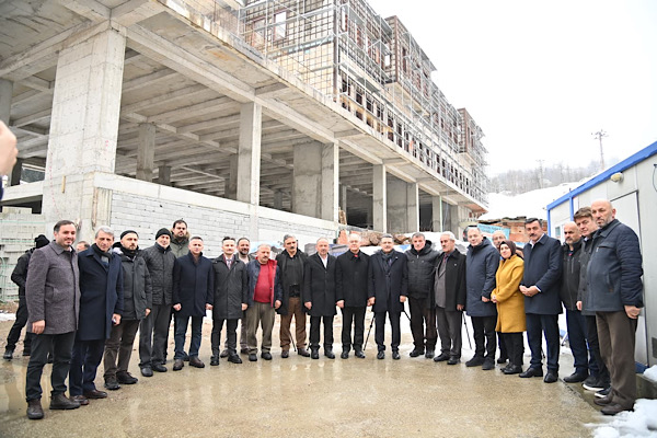 Başkan Genç: Pazar Yeri ve Gençlik Merkezi Ağustos’ta açılacak<