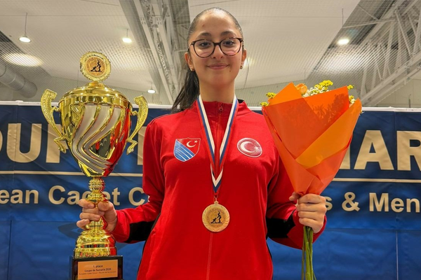 Milli Eskrimci Ada Küfeciler Avrupa şampiyonu oldu<