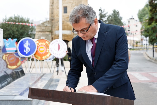 Erhürman: Cumhuriyet’in çağdaş değerleri yolumuzu aydınlatıyor<