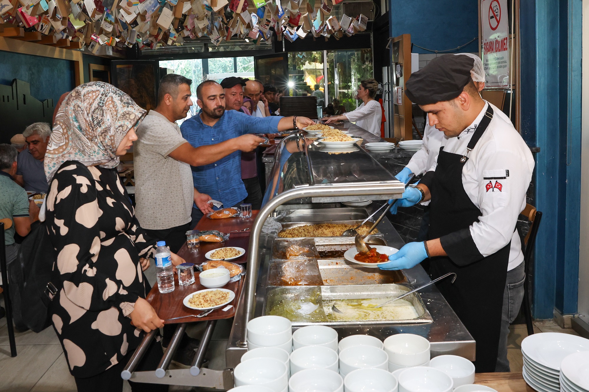 Gaziantep'te vatandaşlara ücretsiz yemek hizmeti sunuluyor<