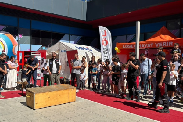 Maltepe’de çocuk şenliğinde afet farkındalığı çalışması