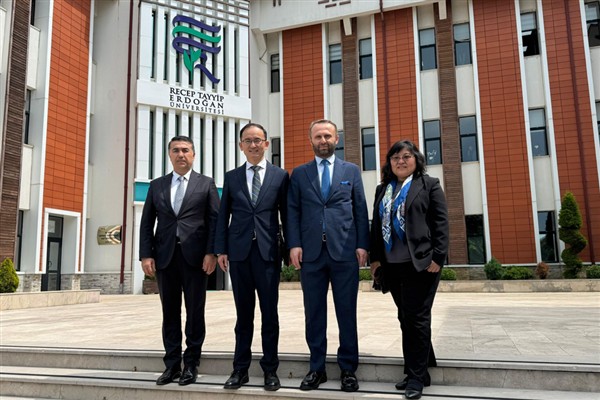 Çin’in Ankara Büyükelçisi Jiang’dan Prof. Dr. Yılmaz’a ziyaret <