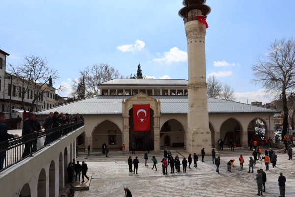 Kahramanmaraş Ulu Cami yeniden ibadete açıldı<