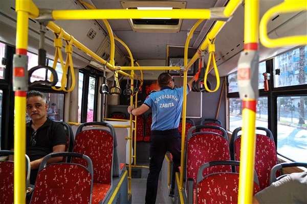 Antalya Büyükşehir Belediyesi'nin toplu ulaşım araçlarındaki denetimleri devam ediyor<