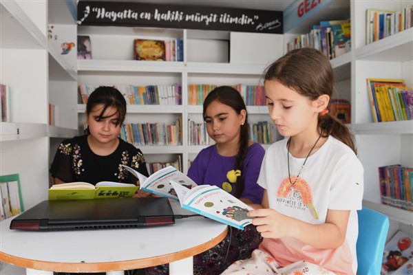 Osmangazi Belediyesi’nin “Gezici Kütüphanesi” <