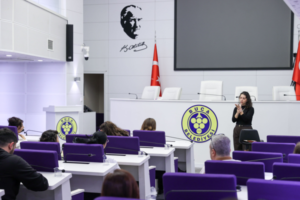 Buca Belediye personeline işaret dili eğitimi