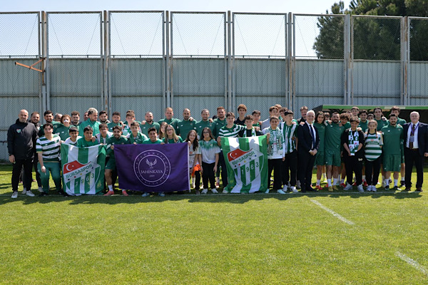 Şahinkayalı öğrencilerden Bursaspor’a şampiyonluk ziyareti<