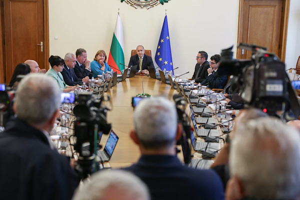 Radev: Bulgaristan, Avrupa'nın ekonomik dayanıklılığına ilişkin tartışmaların merkezinde<