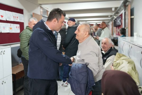 Başkan Sarıkurt sandık bölgelerini ziyaret etti
