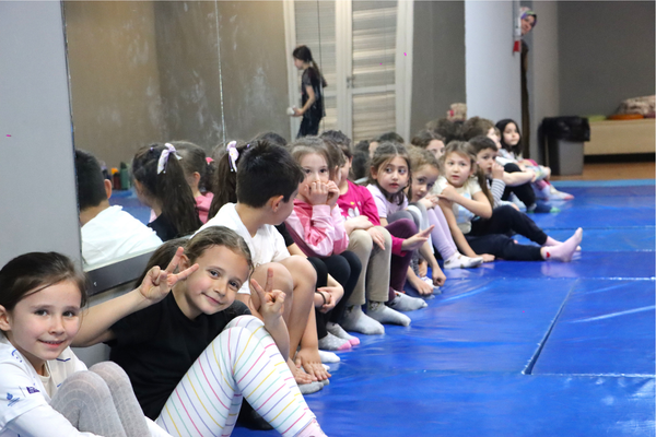 Çocuklar için ücretsiz spor eğitimleri sürüyor<